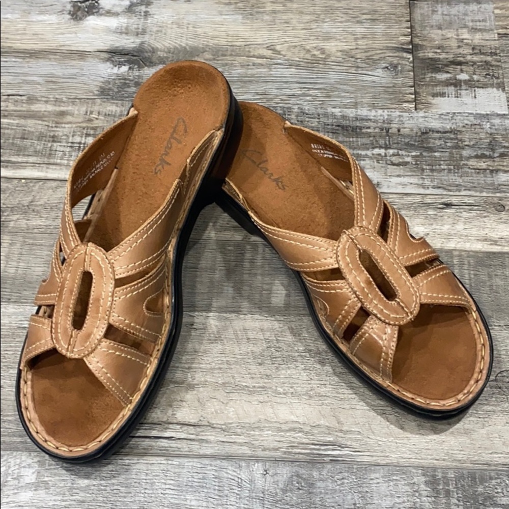Clark’s Tan Leather Sandal size 9